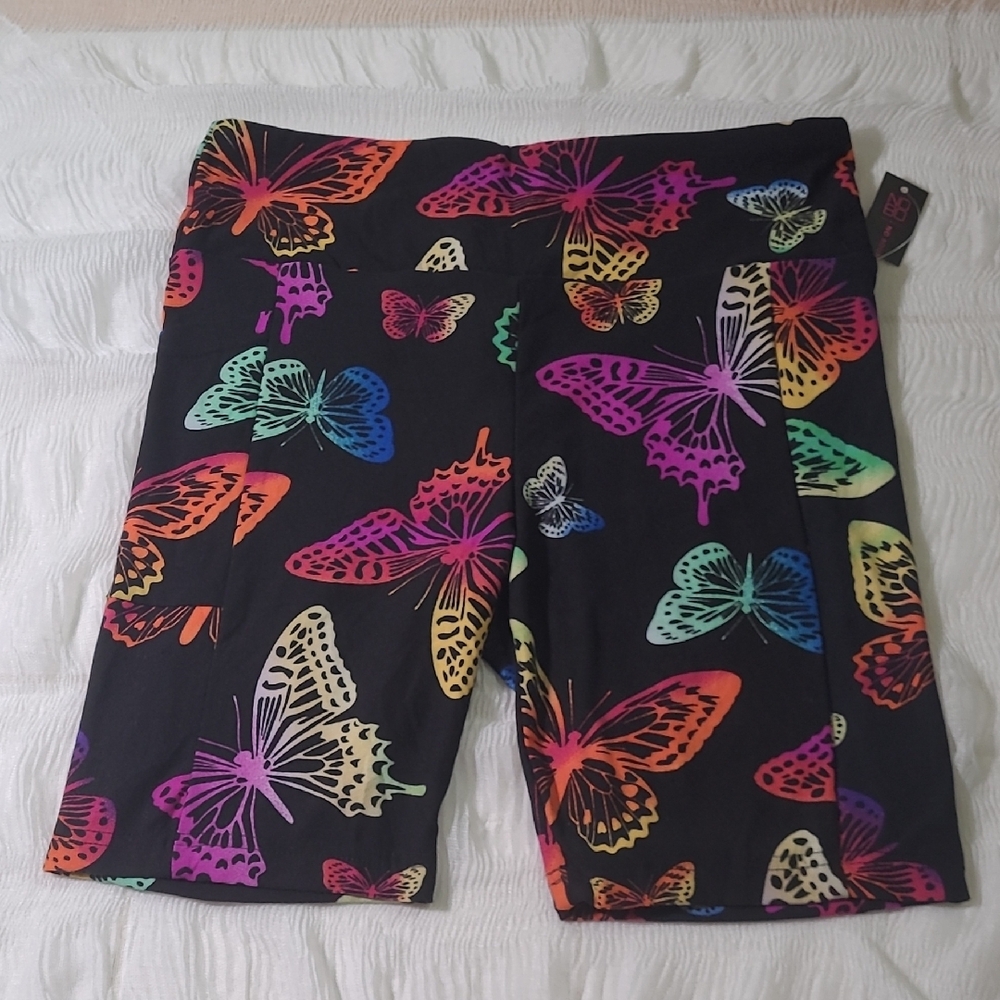 No Boundaries Butterfly Print Women's Bikers Shorts